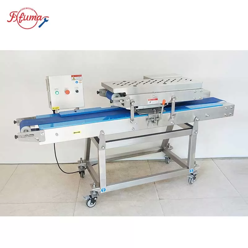 Horizontal chicken breast slicer machine
