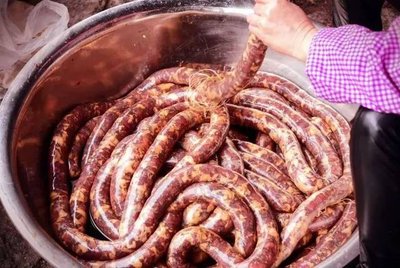 Electric vertical sausage stuffer machine