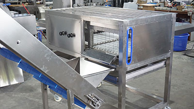 Pneumatic Cheese Cutting Machine with Conveyor